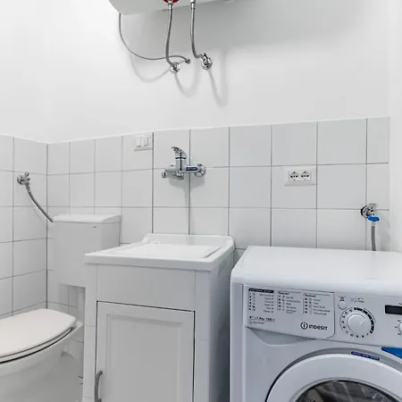 Guesthost - Bellini & Stadio Comfy Apartment Catania
